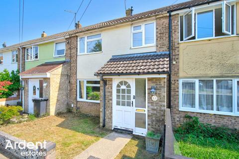 3 bed property, in Burns Close, £295,000