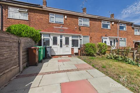 3 bed property, in Foxlair Road, £195,000