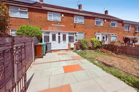 3 bed property, in Foxlair Road, £195,000
