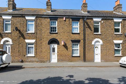 2 bed property, in Park Lane, £240,000