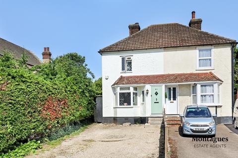 2 bed property, in High Road, £450,000