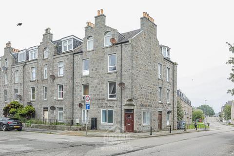 1 bed property, in 93 Park Street, £62,000