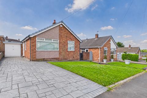 3 bed property, in Holly Bank Rise, £340,000