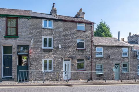 2 bed property, in Windermere Road, £240,000