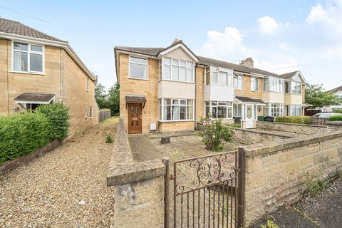3 bed property, in Midford Road, £240,000