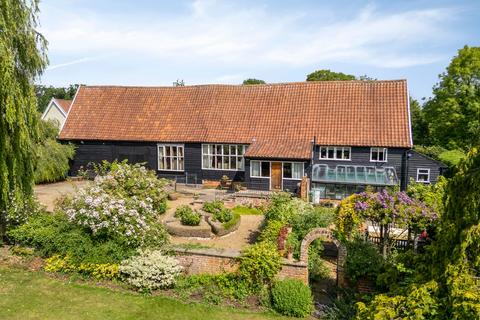 5 bed property, in Impressive Grade II Listed Barn Conversion in Saxlingham Nethergate, £950,000