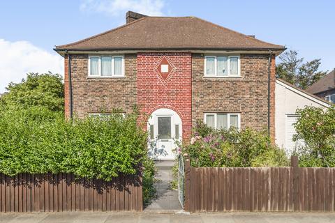 3 bed property, in Old Oak Road, £600,000