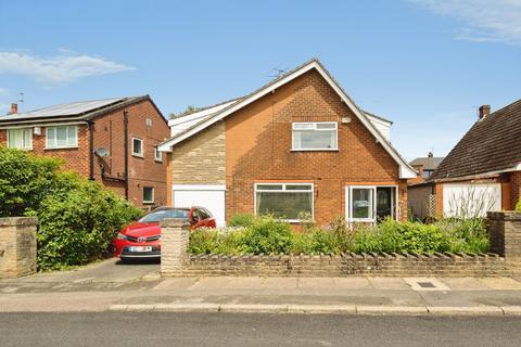 4 bed property, in Millbrook Avenue, £390,000