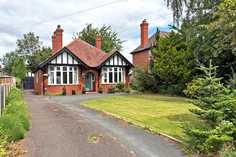 3 bed property, in Mytton Oak Road, £525,000