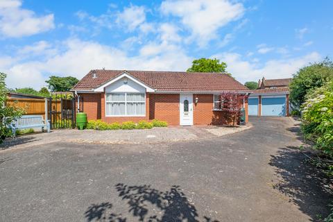 3 bed property, in Cottage Lane, £520,000