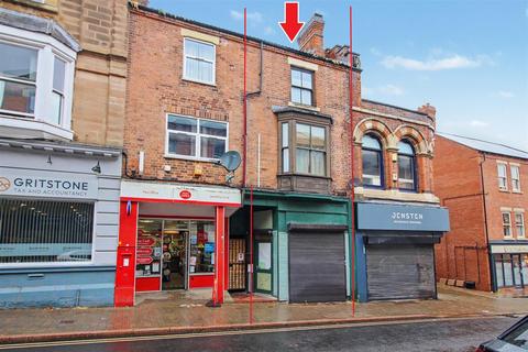 2 bed property, in Bath Street, £90,000