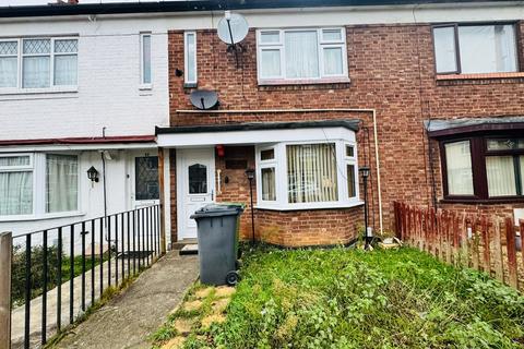 2 bed property, in Montagu Road, £80,000