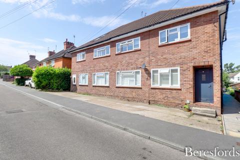 2 bed property, in Gordon Road, £325,000