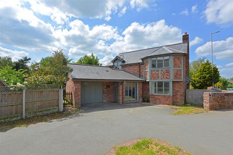 4 bed property, in Nesscliffe, £300,000