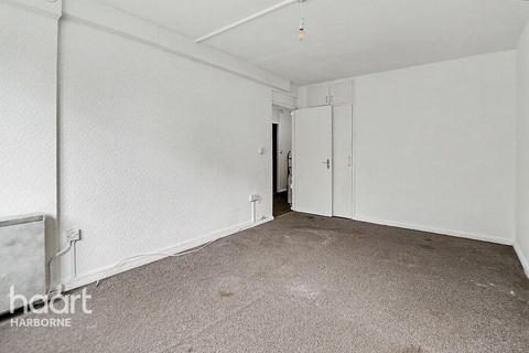 3 bed property, in Vincent Drive, £110,000