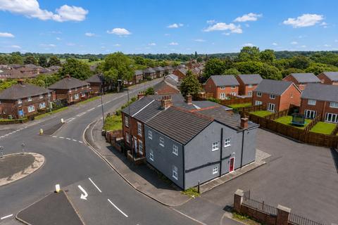 9 bed property, in Fleet Lane, £600,000