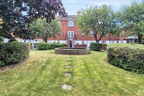 1 bed property, in Brock Farm Court, £137,500