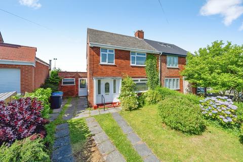 3 bed property, in Clydesdale Road, £260,000