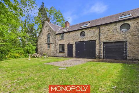 1 bed property, in Segrwyd Hall, £275,000