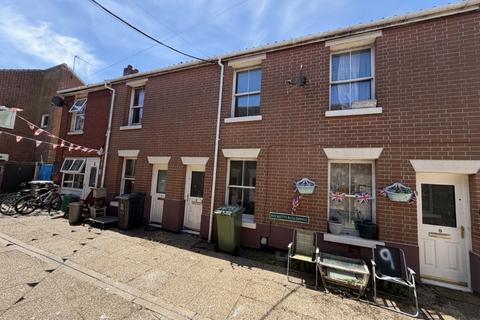 1 bed property, in 8 Becketts Buildings, £45,000