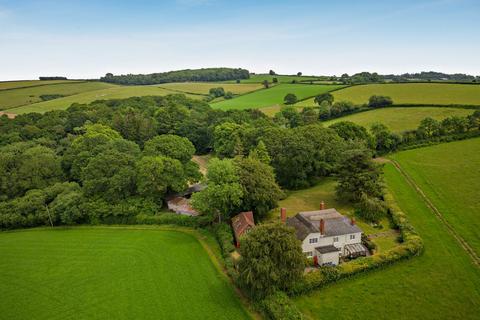 4 bed property, in Stoodleigh, £850,000