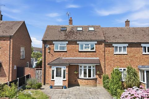 4 bed property, in Avon Road, £575,000