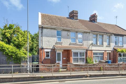 3 bed property, in Bramford Road, £110,000