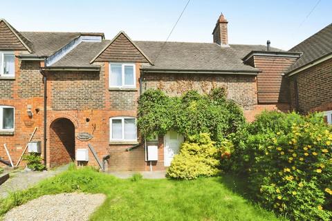 3 bed property, in South Terrace, £315,000