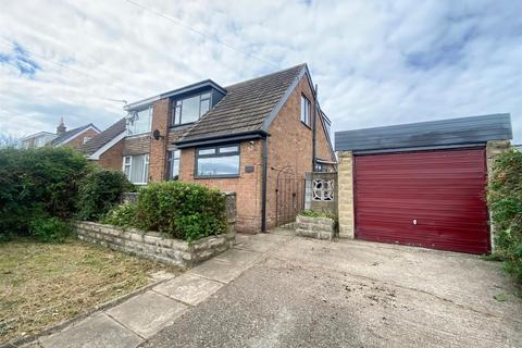 4 bed property, in Warrenside, £225,000
