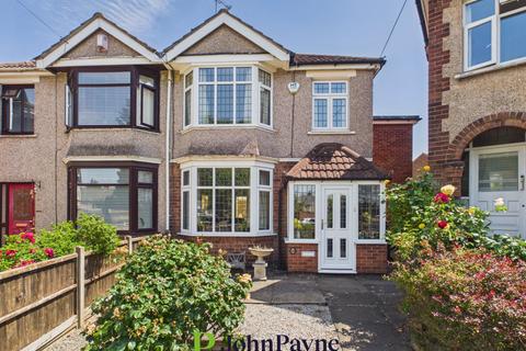 4 bed property, in Tiverton Grove, £325,000