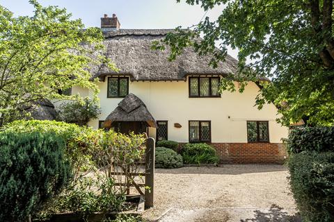 4 bed property, in Stoneham Lane, £535,000