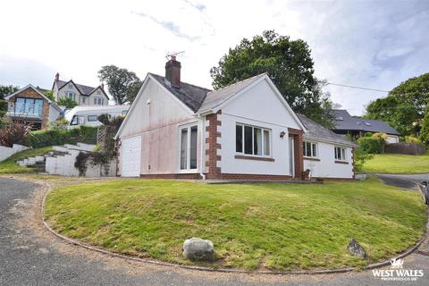 3 bed property, in Cein Erw, £365,000