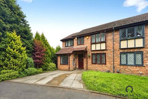 5 bed property, in Kirkdale Close, £280,000