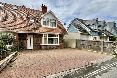 5 bed property, in Hills View, £585,000