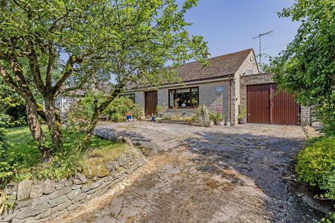 3 bed property, in Ashford Road, £400,000
