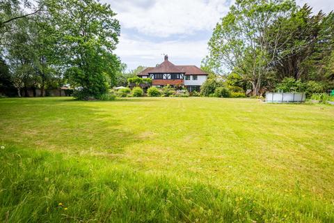 6 bed property, in Ballsdown, £1,850,000
