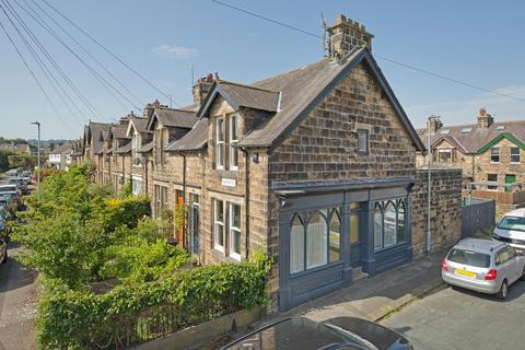 3 bed property, in Fenton Street, £415,000
