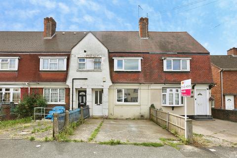 3 bed property, in Magnolia Road, £240,000