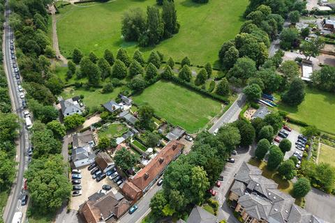 Land, in Wargrave Road, £800,000