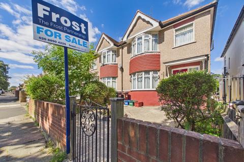 3 bed property, in Hounslow Road, £515,000