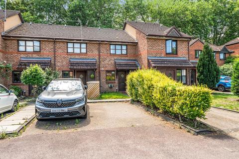 2 bed property, in Stonefield Park, £325,000