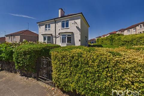 2 bed property, in Ruchazie Road, £140,000