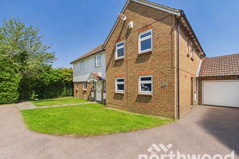 3 bed property, in Bradbridge Green, £350,000