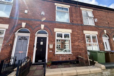 2 bed property, in Dundonald Street, £200,000