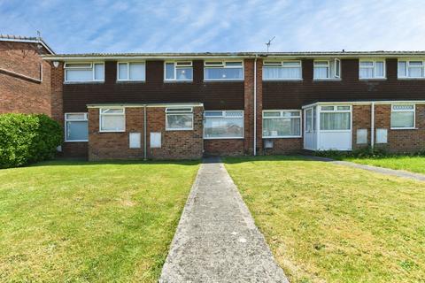 3 bed property, in Philippa Close, £310,000