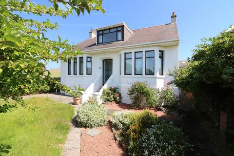 4 bed property, in Mansewell Road, £325,000