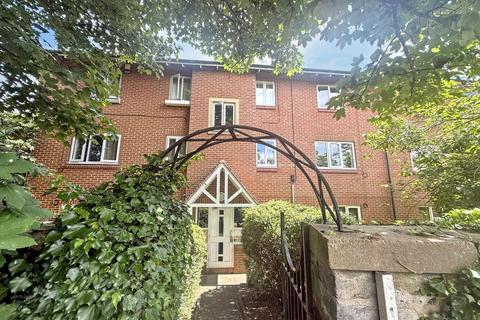 2 bed property, in Marie Curie Drive, £40,000