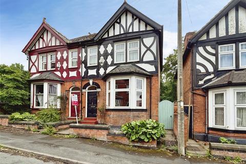 5 bed property, in Lime Avenue, £185,000