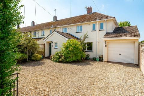 3 bed property, in Extended family home, £365,000