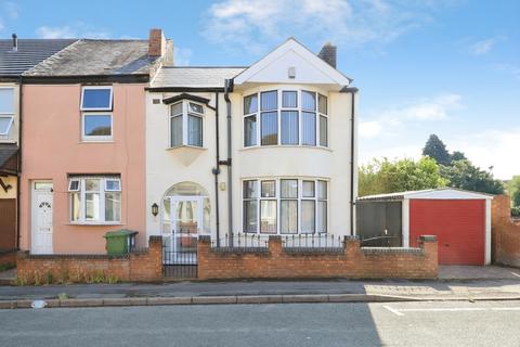3 bed property, in Edward Street, £240,000